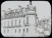 Reproduction d'une vue du pavillon d'angle du château de Chantilly.