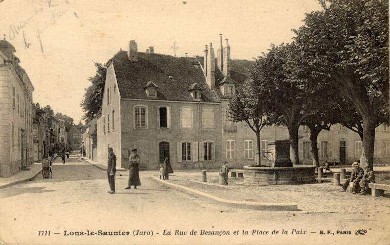 Lons-le-Saunier (Jura). 1711. La rue de Besançon et la place de la Paix. Paris, B.F.