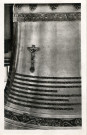 Le langage du bronze. Une des faces du Bourdon "Thérèse" (10 tonnes) de la Basilique de Lisieux. Fondeur, Paccard Annecy (Haute-Savoie). Annecy-le-Vieux, Les fils de G. Paccard, fondeur.