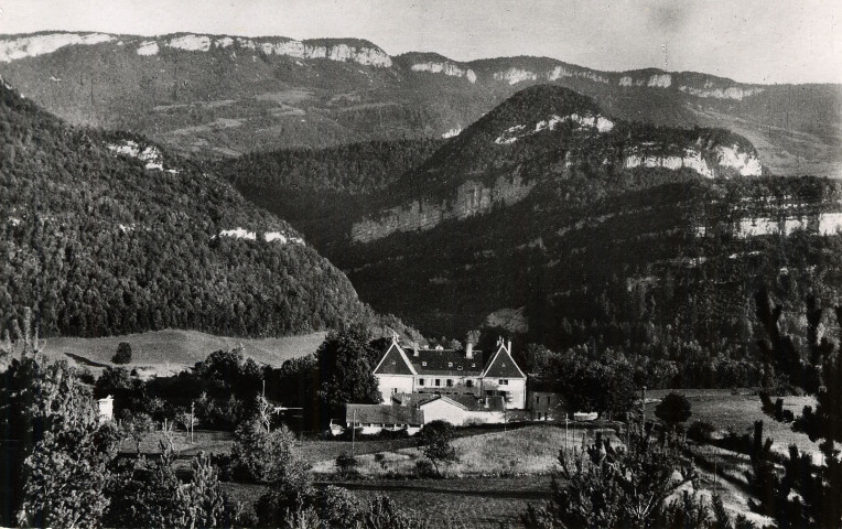 Saint-Lupicin (Jura). La colonie de vacances de Saint-Ambroise, château de Buclans.