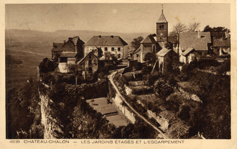 Château-Chalon (Jura). 4838. Les jardins et l'escarpement. Mulhouse-Dornach, Braun et Cie.