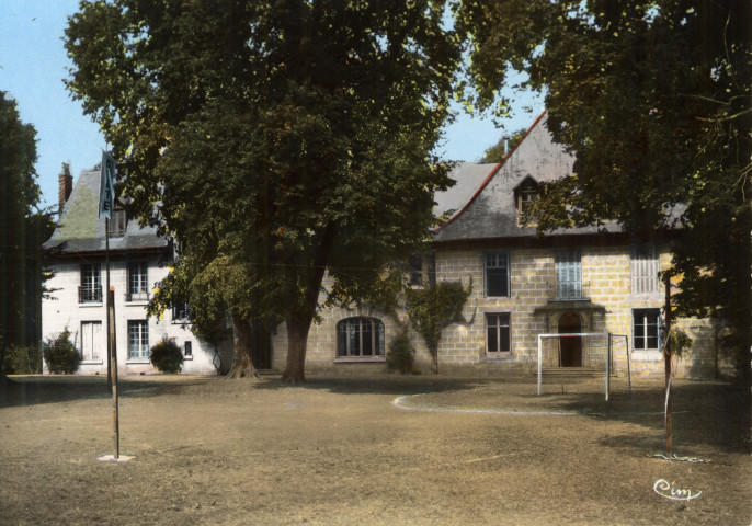 Mont-sous-Vaudrey (Jura). Le château Gaillard. Mâcon, Combier imp. Macon "Cim".