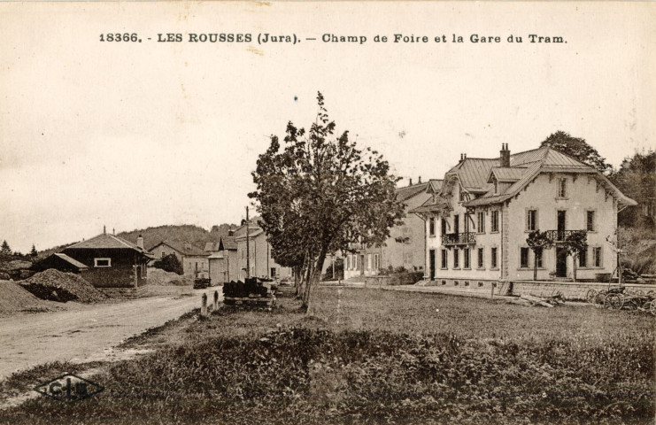 Les Rousses (Jura). 18366. Le champ de foire et la gare du train. Besançon, établissements C. Lardier.