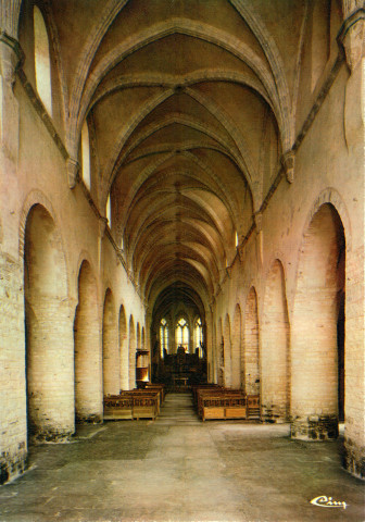 Baume-les-Messieurs (Jura). L'intérieur de l'église abbatiale (XIème et VIVème siècles). Mâcon, imprimerie Combier.