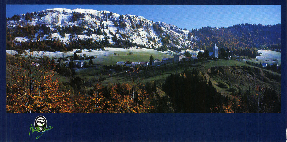 Haut-Jura. La haute vallée du Tacon, le village des Bouchoux sous la Croix des Couloirs. Lajoux, Parc Naturel Régional du Haut-Jura.