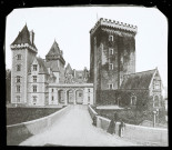 Reproduction d'une vue de la place du château à Pau.