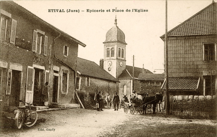 Étival (Jura). L'épicerie et la place de l'église. Besançon, Gondy, établissements C. Lardier.