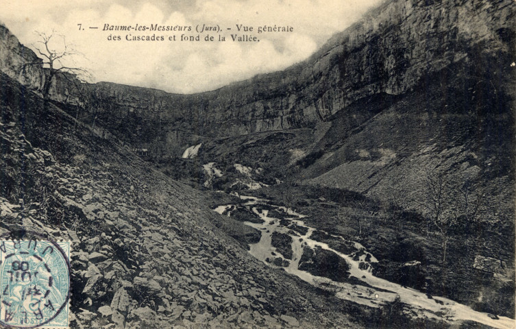 Baume-les-Messieurs (Jura). 7. Vue générale des cascades et le fond de la vallée.