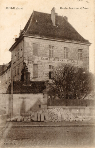 Dole (Jura). L'école Jeanne d'Arc. B.J.