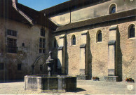 Baume-les-Messieurs (Jura). 39-41-17. Environs de Lons-le-Saunier, l'intérieur de l'Abbaye "la Fontaine". Z.I. Avenue de Gray, 39 Dole. Les éditions de l'Est, Ets Protet.