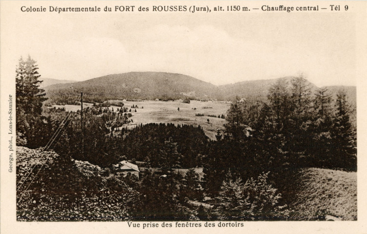 Les Rousses (Jura). La colonie départementale du fort des Rousses, alt.1150m. Une vue prise des fenêtres des dortoirs, le chauffage central, Tél-9. Lons-le-Saunier, Georges phot.