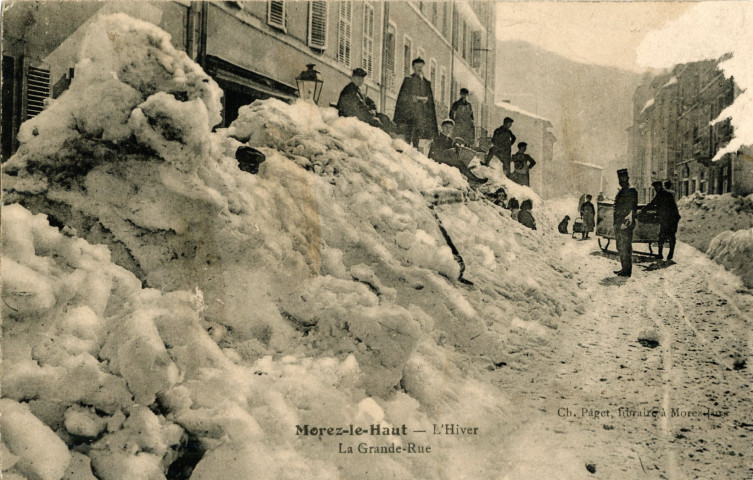 Morez (Jura). L'hiver, La grande rue de Morez-le-Haut. Ch. Paget, Morez