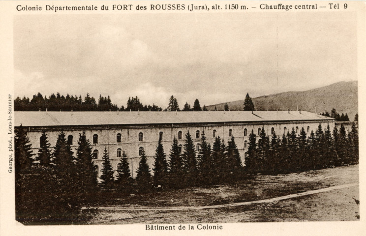 Les Rousses (Jura). La colonie départementale du fort des Rousses, alt.1150m. Le bâtiment de la colonie, le chauffage central, Tél-9. Lons-le-Saunier, Georges phot.