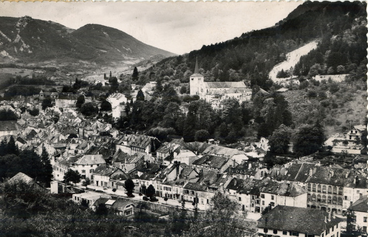 Salins-les-Bains (Jura). Une vue générale. Chalon-sur-Saône, imprimerie Bourgeois Frères.