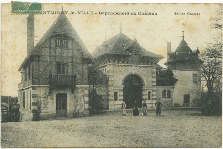 Montmirey-la-Ville (Jura). Dépendances du château.s.l.Gourras