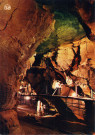Les Planches-près-d'Arbois (Jura). 39,425,02. La Franche-Comté pittoresque. Grotte des Planches-près-d'Arbois, rivière souterraine et stalactite géante. Dole, éditions de l'Est.