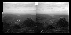 Vue panoramique sur Ilay et les environs prise du Pic de l'Aigle.