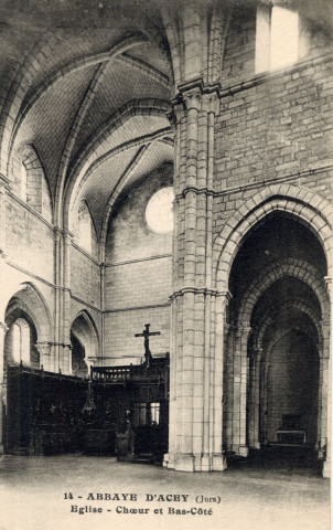 Abbaye d'Acey (Jura). L'église, le chœur et la bas-côté. Dijon.