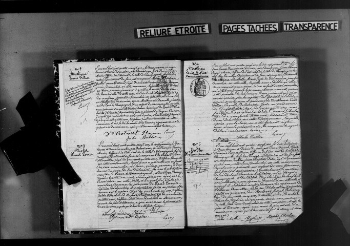 Naissances mariages, décès, publications de mariage.