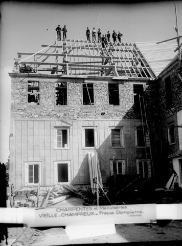 Charpentes et menuiseries. Vieilles Champeux. Frasne. Dompierre