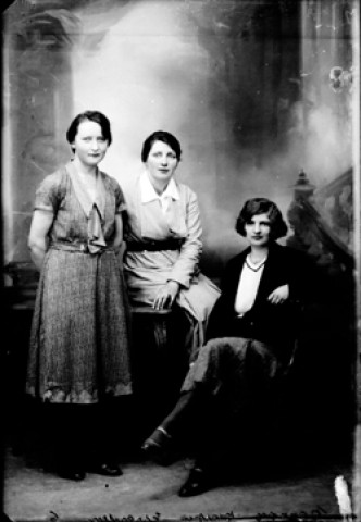 Trois femmes Barron. Essavilly