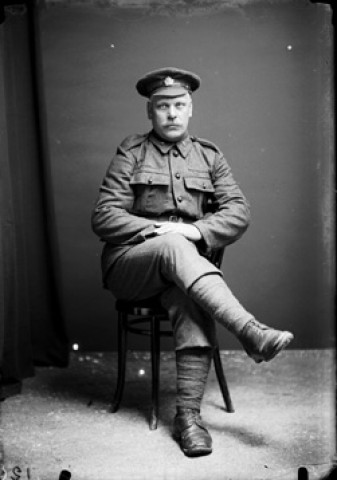 Un militaire canadien