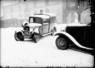 Une voiture. Société Jura. Doubs