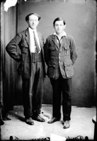 Deux hommes Pardo. La Favière