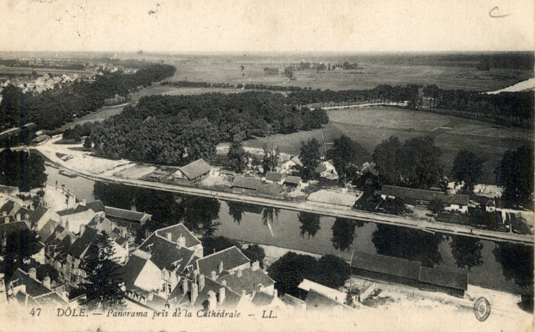 Dole (Jura). 47. Panorama près de la cathédrale. Paris.