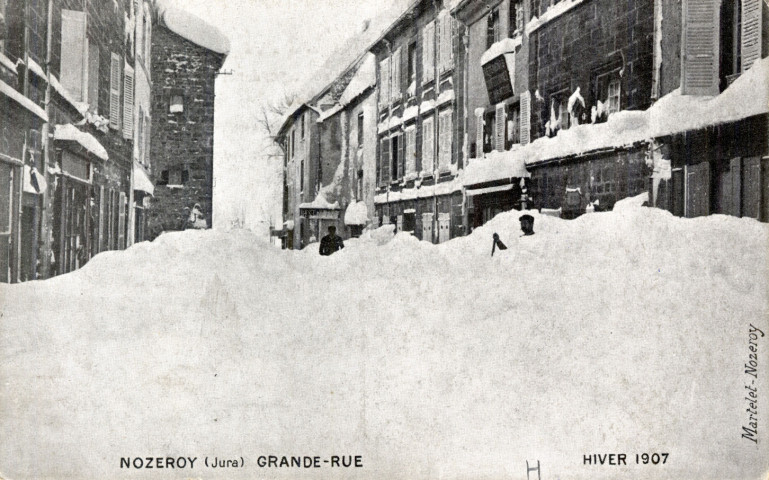 Nozeroy (Jura). La grande rue, hiver 1907. Nozeroy.