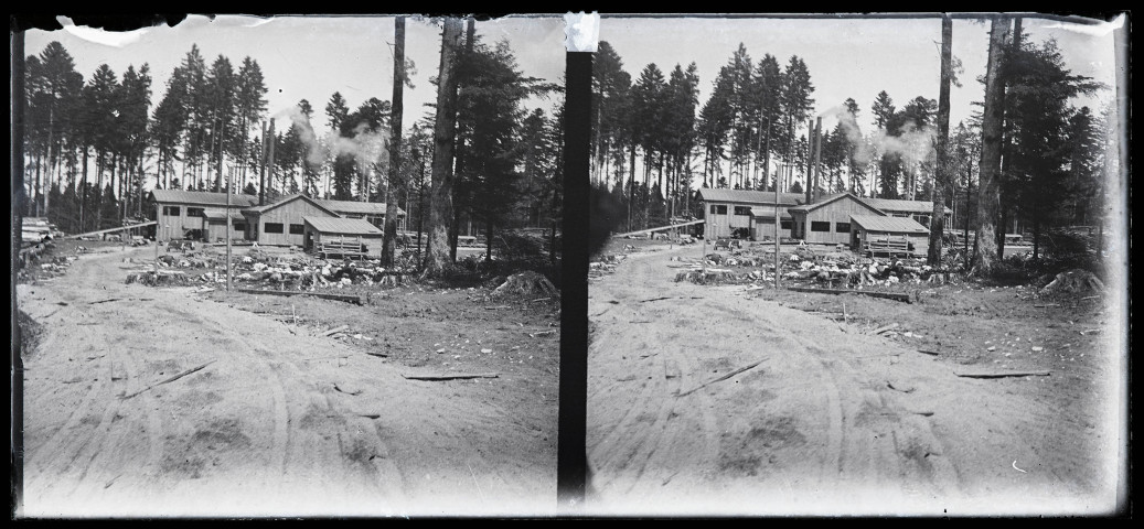 Exploitation de la forêt de la Joux par les soldats canadiens : camp militaire de Chevreuil.