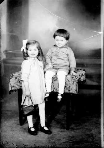 Deux enfants J. F. Esserval