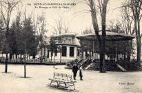Lons-le-Saunier (Jura). Le kiosque et café du châlet.