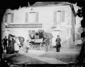 Diligence devant l'hôtel de France et Belle-vue