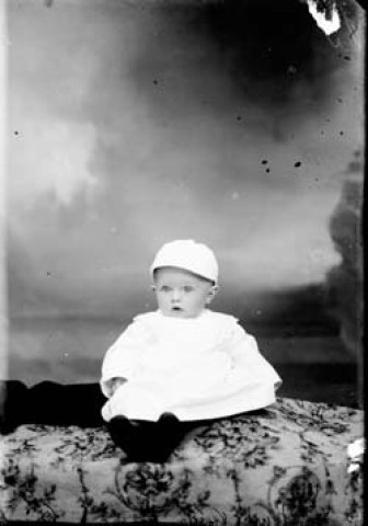 Un enfant Cretenet. Conte