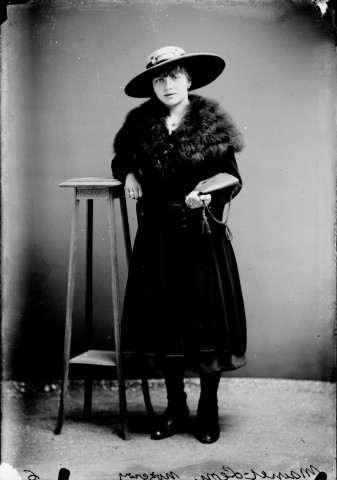 Femme Léon Mainet. Nozeroy