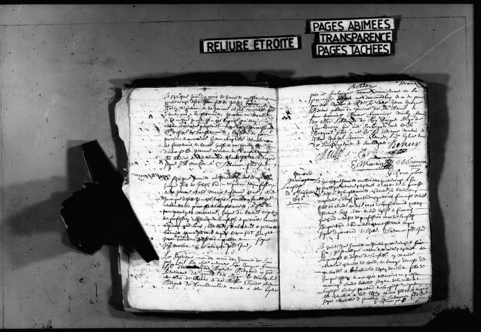 Eglise Saint-Désiré.- baptêmes, mariages, sépultures 1686-1688, 1693-1697.