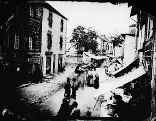 Une rue de Nozeroy, jour de marché