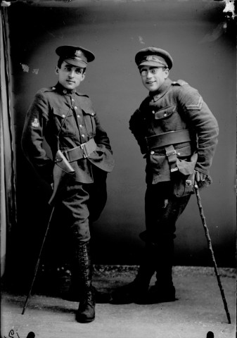 Deux militaires canadiens