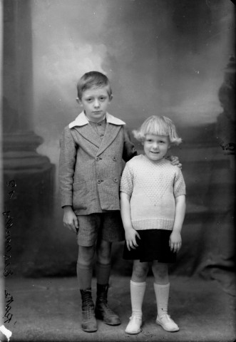 Deux enfants R. Essavilly