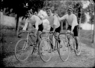 Trois cyclistes
