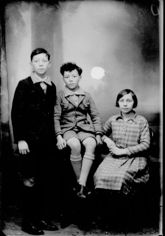 Trois enfants. Bâle-Gillois