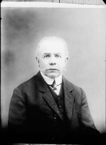 Reproduction. Chef de gare Bourgeois. Nozeroy