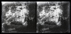 Maisons et arbres à La Preste.