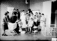 Ecole de jeunes filles à Dijon, Mademoiselle Gaullet. Cours de puériculture