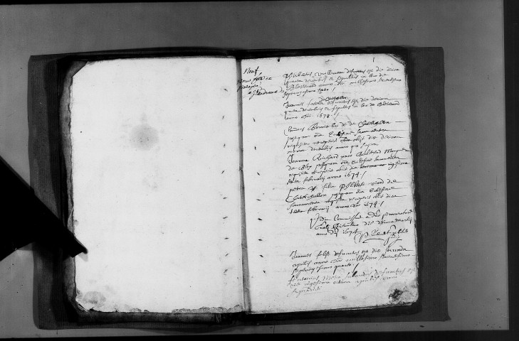 Série communale : mariages novembre 1669-janvier 1685 ; sépultures décembre 1673-novembre 1686.