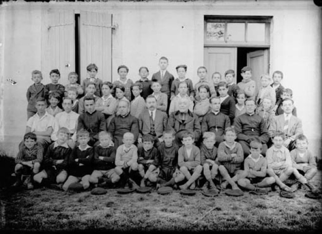 Colonie l'Espérance Lédonnienne à Clairvaux. Groupe d'enfants