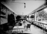 Terrasse d'un restaurant. Ripotot. Champagnole. 1932