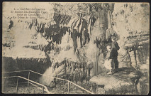 Intérieur des Grottes de Baume-les-Messieurs (Jura) - Salle du Catafalque. Le Dôme de Saint-Pierre.