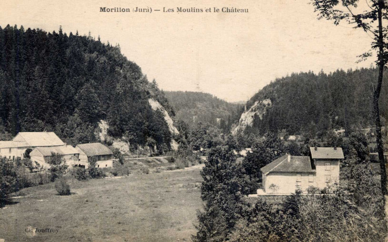 Morillon (Jura). Les moulins et le Château.